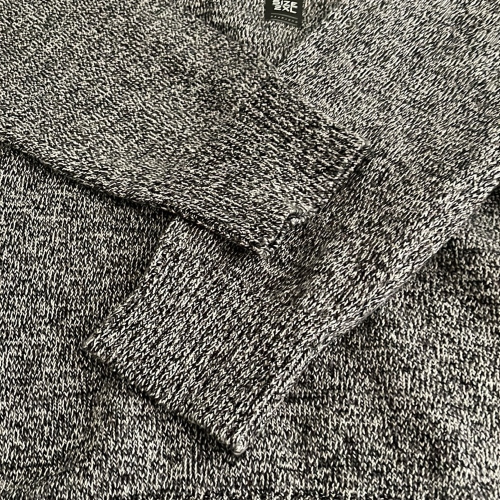 Sweater - Picture 5 of 7